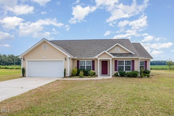 87 Cedar Lake Ln, Clinton, NC 28328