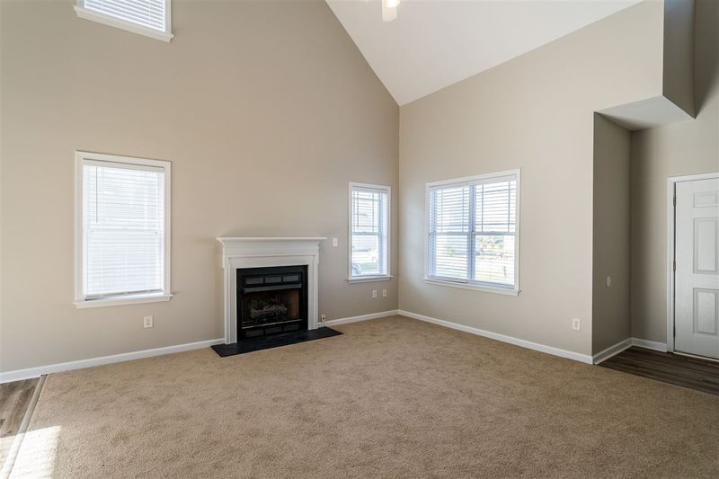 87 Hocutt Farm Dr, Clayton, NC 27527