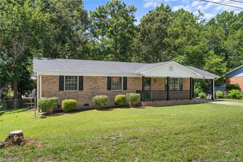 870 Bedrock Dr, Fayetteville, NC 28303