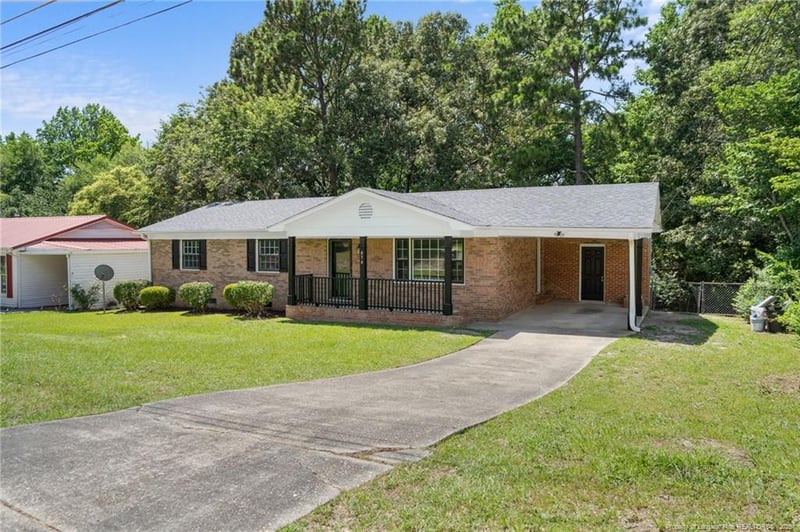 870 Bedrock Dr, Fayetteville, NC 28303