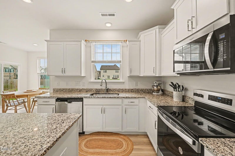 870 Golden Plum Ln, Zebulon, NC 27597
