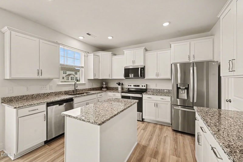 870 Golden Plum Ln, Zebulon, NC 27597