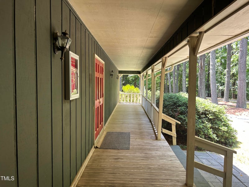 870 Weaver Dairy Rd, Chapel Hill, NC 27514