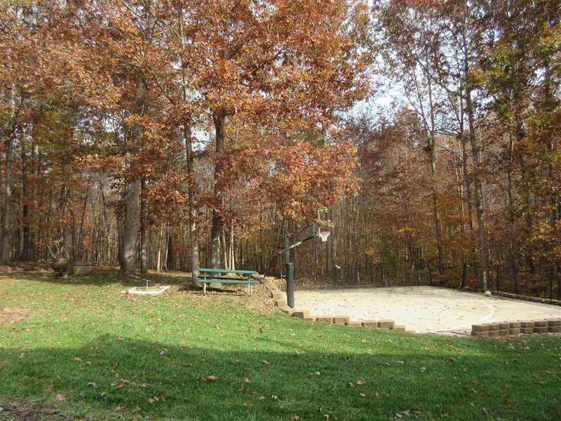 8700 Timberland Dr, Wake Forest, NC 27587