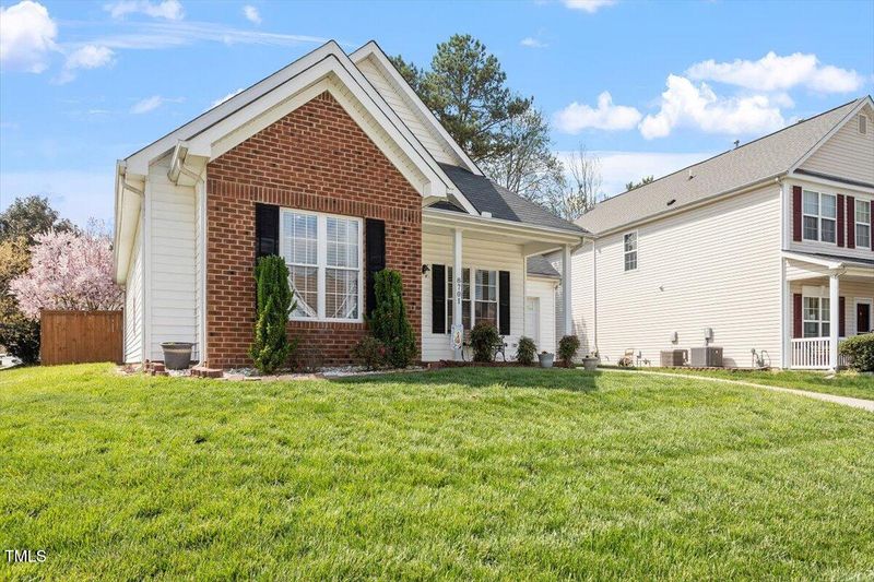 8701 Neuse Village Ct, Raleigh, NC 27616