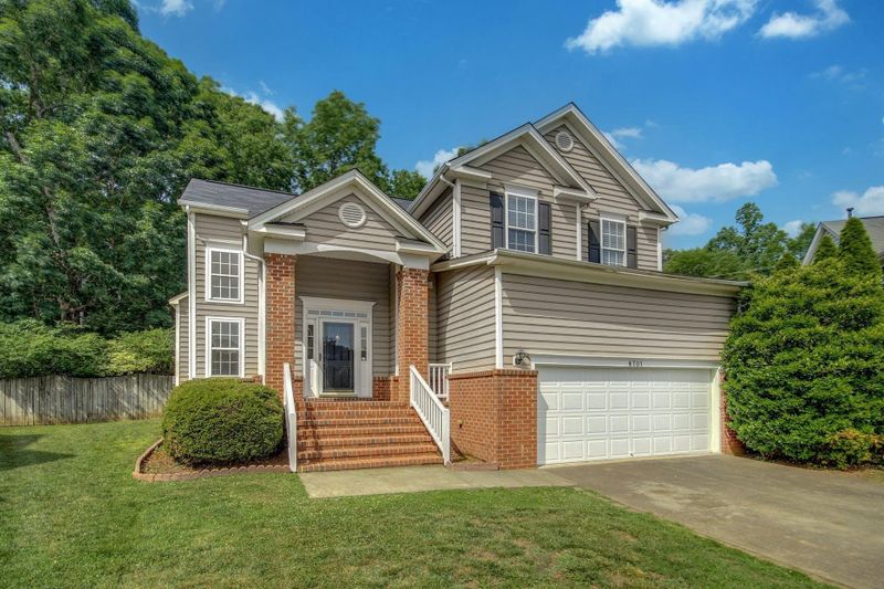 8701 Springhouse Ln, Raleigh, NC 27617
