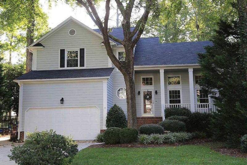 8704 Attingham Dr, Raleigh, NC 27615