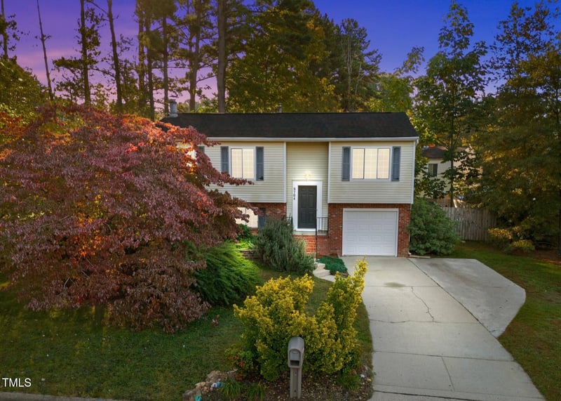 8704 Bucksport Ln, Raleigh, NC 27613