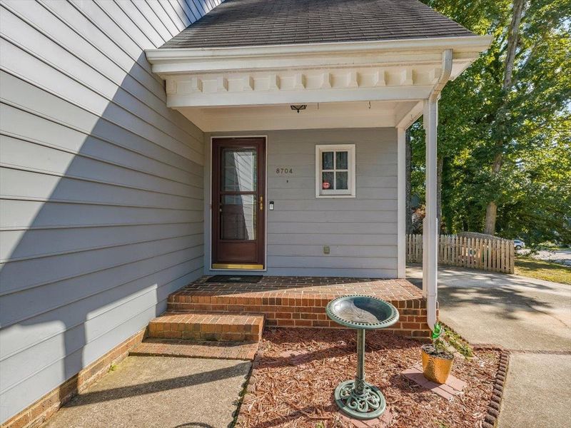 8704 Donnington Dr, Raleigh, NC 27615