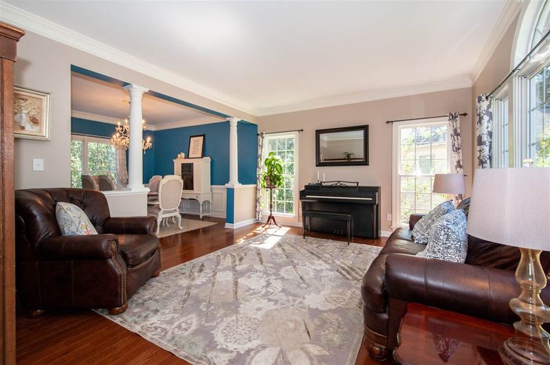 8704 Green Cliff Ct, Raleigh, NC 27615