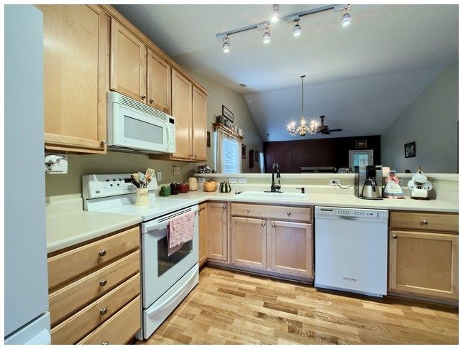 8704 Neuse Village Ct, Raleigh, NC 27616