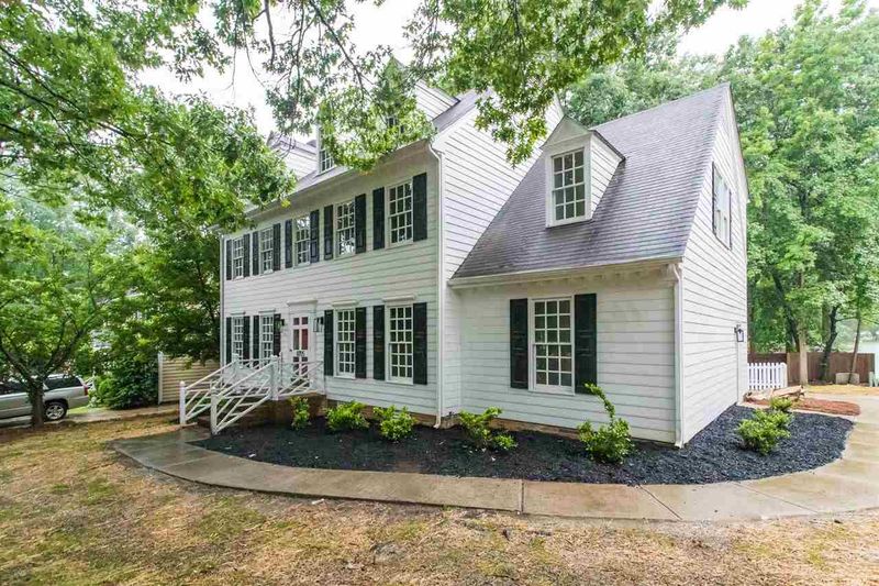 8705 Donnington Dr, Raleigh, NC 27615