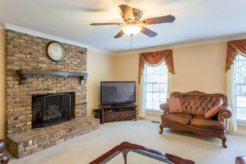 8705 Pack Pl, Raleigh, NC 27615