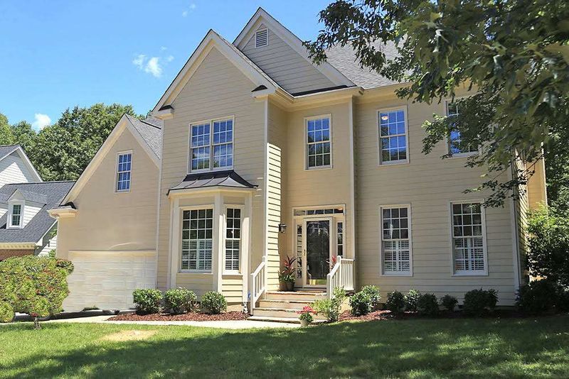 8708 Davishire Dr, Raleigh, NC 27615