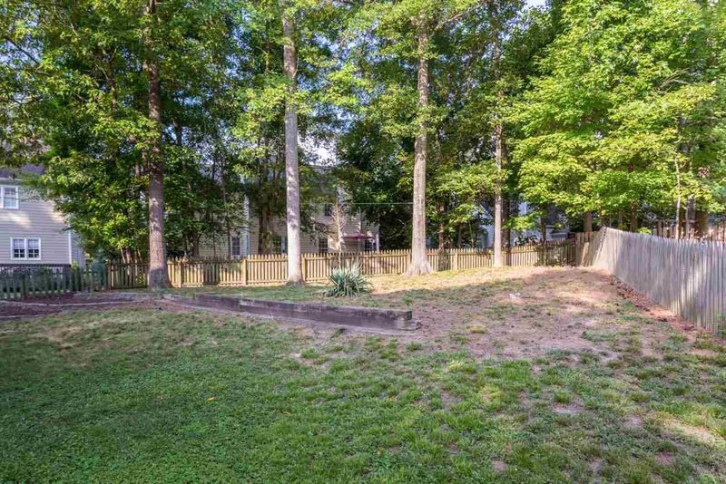 8709 Maplestead Dr, Raleigh, NC 27615