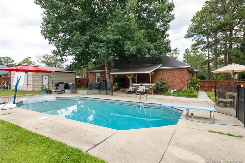 871 Doerun Dr, Fayetteville, NC 28311