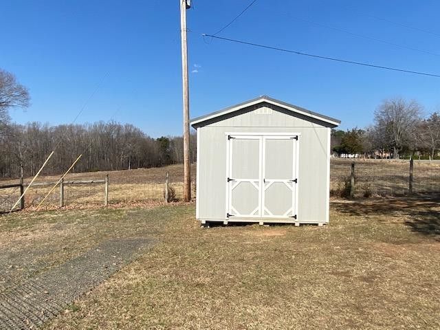 871 Halifax Rd, Roxboro, NC 27573