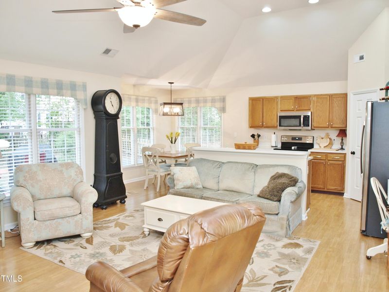 8712 Attingham Dr, Raleigh, NC 27615