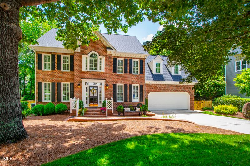 8712 Davishire Dr, Raleigh, NC 27615