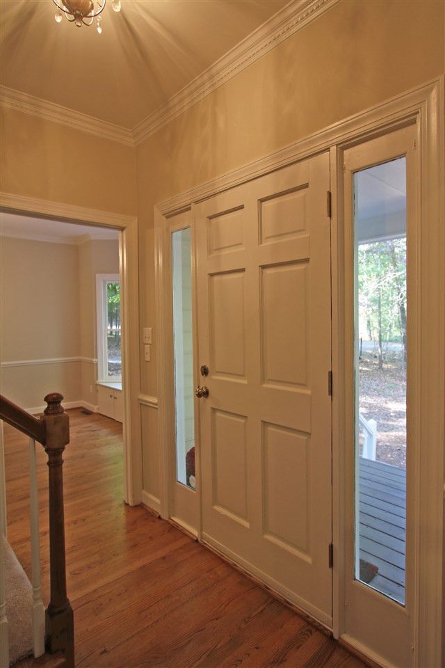 8712 Drew Ln, Chapel Hill, NC 27516