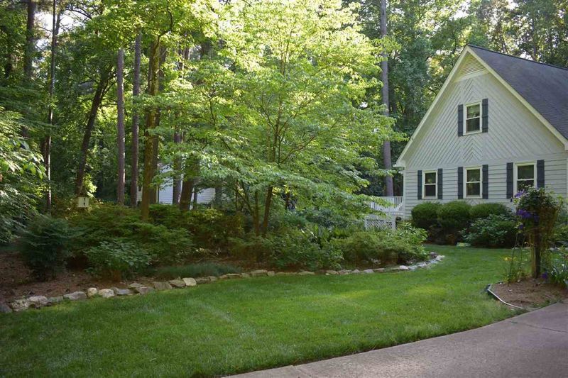 8713 Mansfield Dr, Raleigh, NC 27613