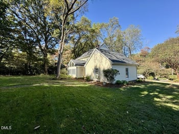 8713 Stonegate Dr, Raleigh, NC 27615