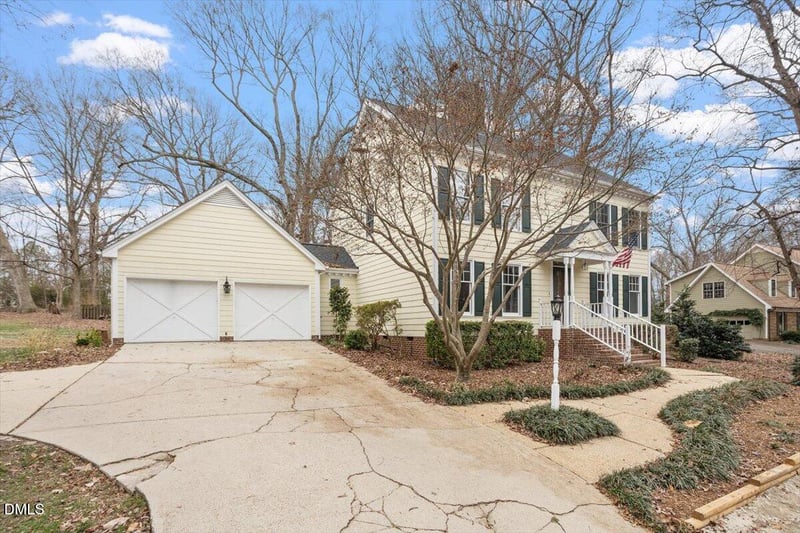 8713 Stonegate Dr, Raleigh, NC 27615