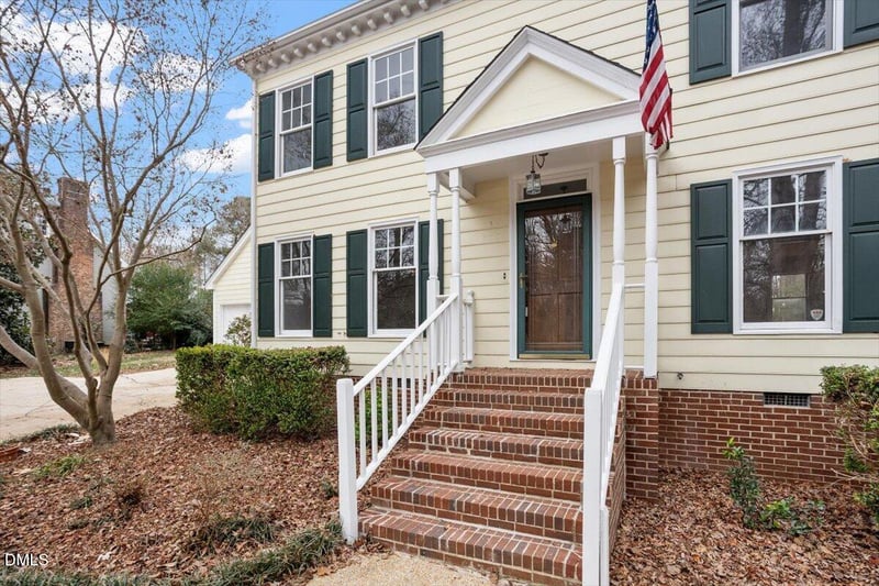 8713 Stonegate Dr, Raleigh, NC 27615