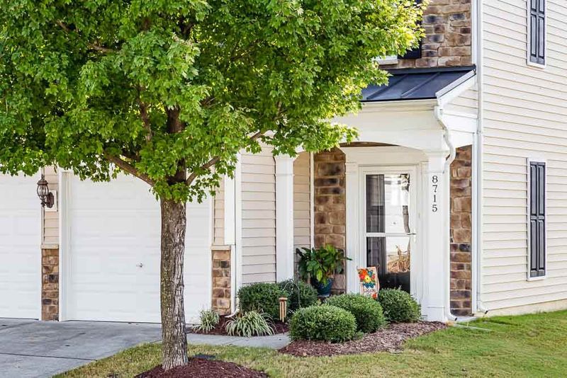8715 Braxwood Pl, Raleigh, NC 27617