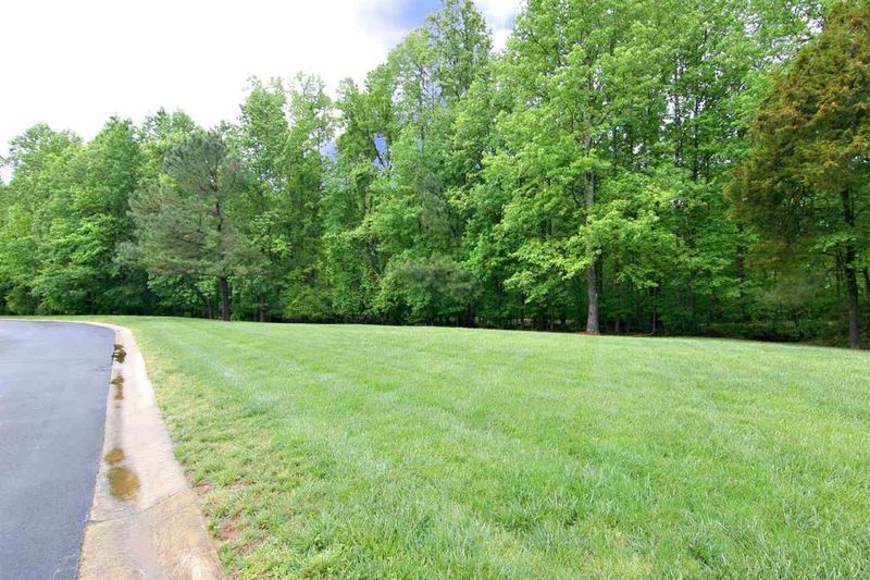 8716 Compass Ln, Raleigh, NC 27615