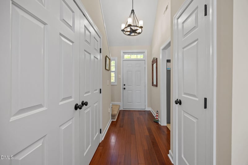 8718 Compass Ln, Raleigh, NC 27615