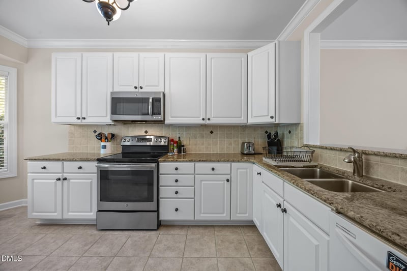 8718 Compass Ln, Raleigh, NC 27615