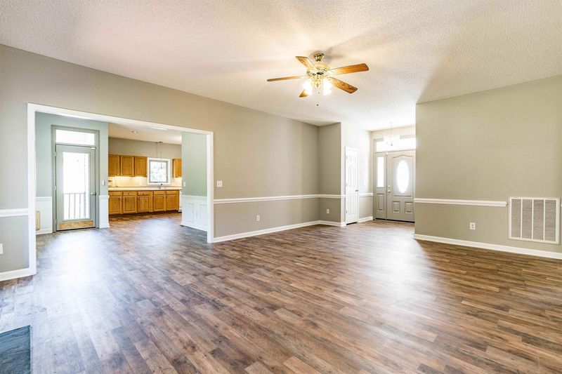 8720 Clear Pool Ln, Willow Springs, NC 27592