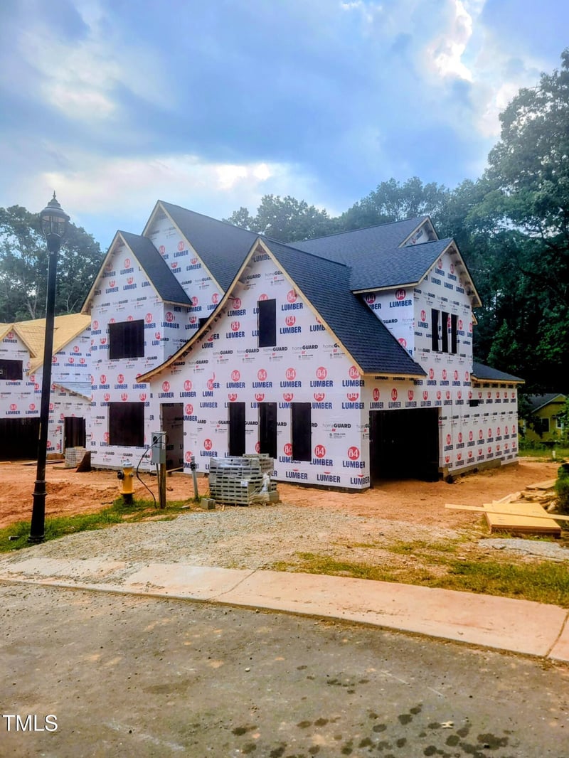 8721 Little Deer Ln, Raleigh, NC 27613