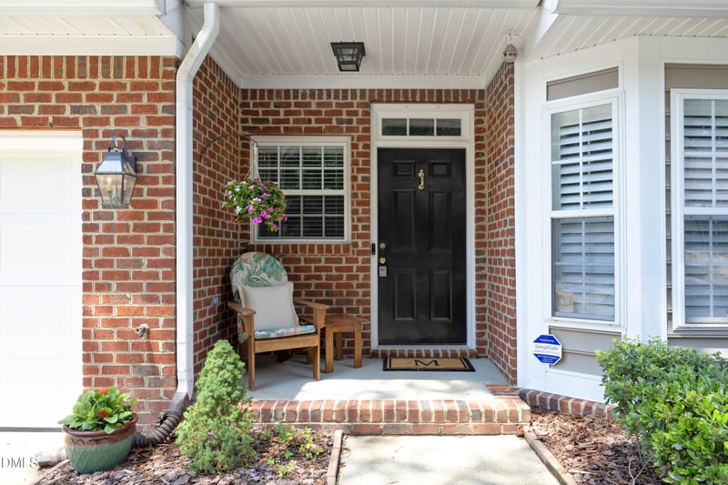 8725 Courage Ct, Raleigh, NC 27615