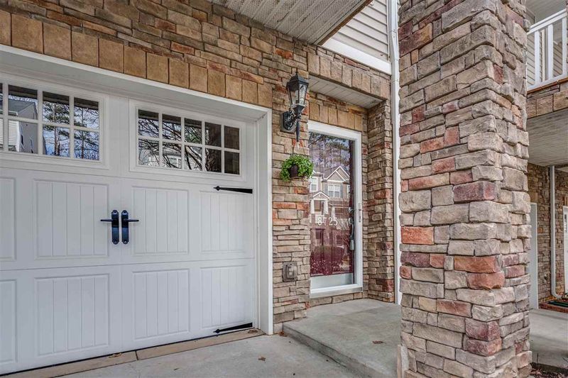 8725 Cypress Grove Rn, Raleigh, NC 27612