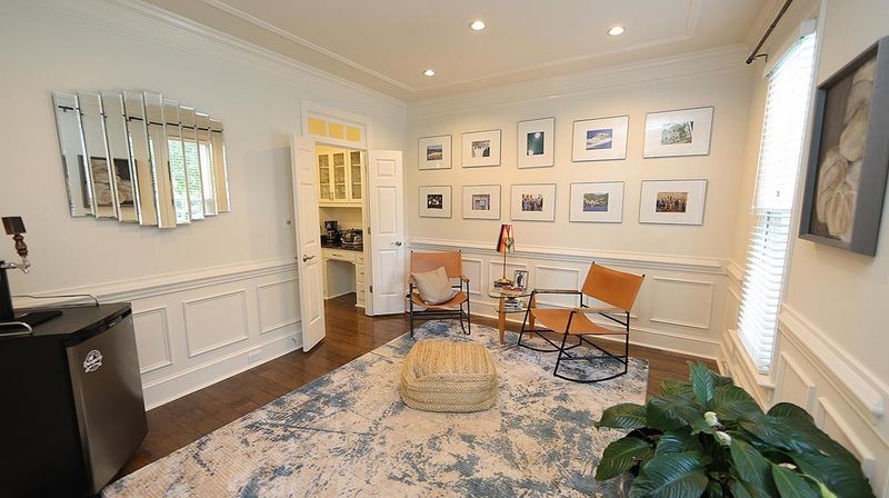 8725 Davishire Dr, Raleigh, NC 27615