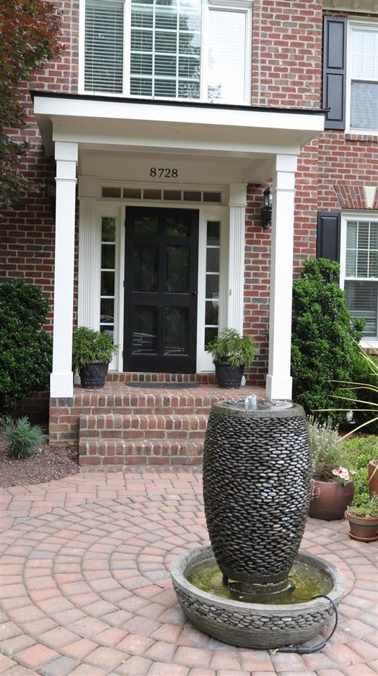 8728 Davishire Dr, Raleigh, NC 27615