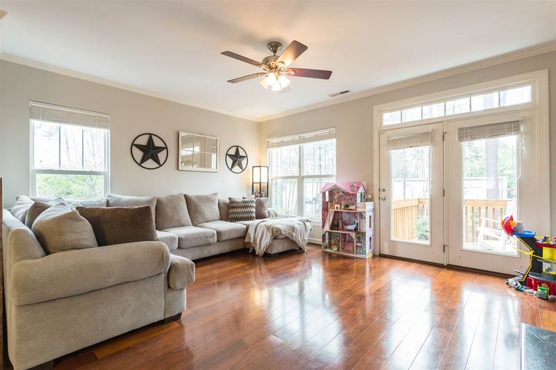 8740 Cypress Grove Rn, Raleigh, NC 27612