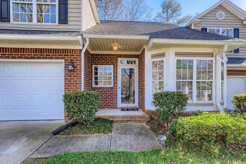 8744 Courage Ct, Raleigh, NC 27615
