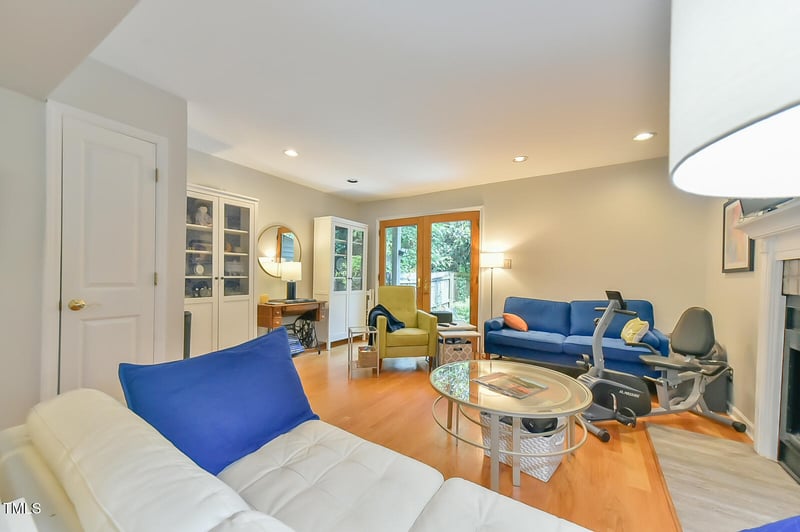875 Martin Luther King Jr Blvd #7, Chapel Hill, NC 27514