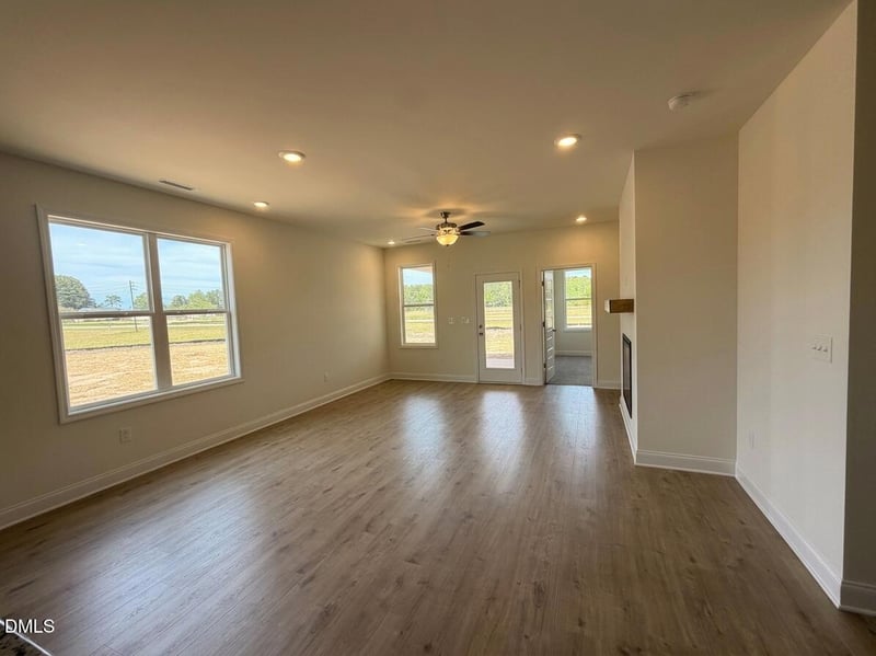 88 Coulter Ct, Selma, NC 27576