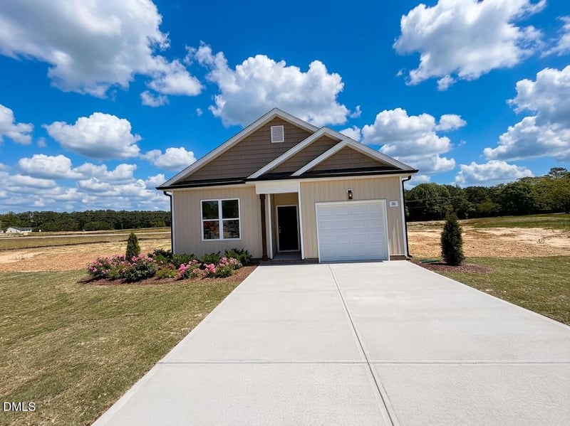 88 Coulter Ct, Selma, NC 27576