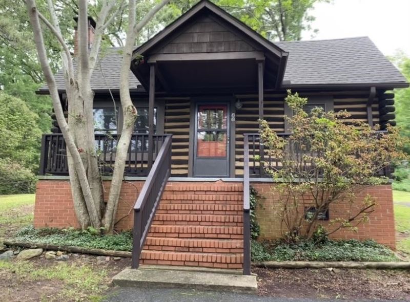 88 Lindsey St, Pittsboro, NC 27312