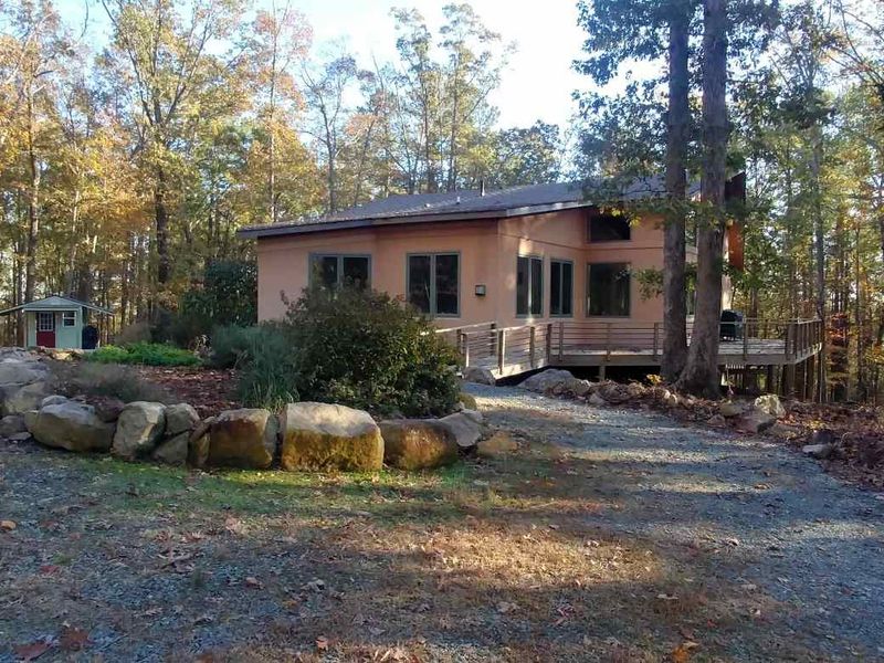 88 Lucky Ln, Chapel Hill, NC 27517