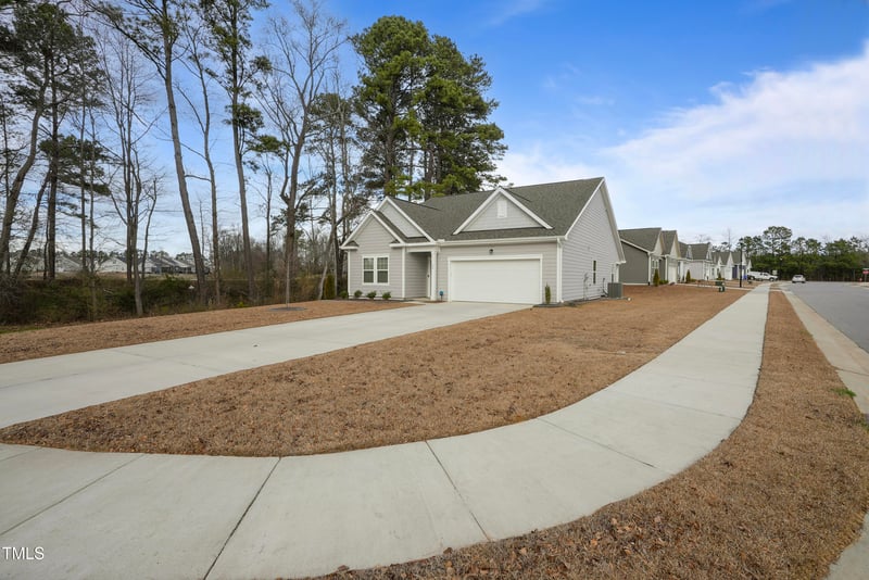 88 Molly Mac Ln, Angier, NC 27501