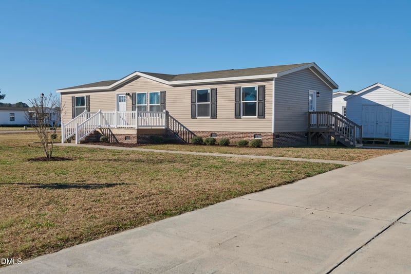 88 Stardust Ln, Selma, NC 27576