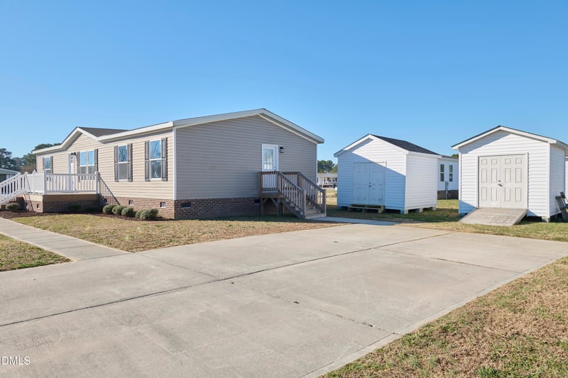 88 Stardust Ln, Selma, NC 27576