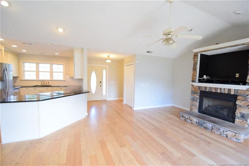 88 White Oak Cir, Sanford, NC 27332