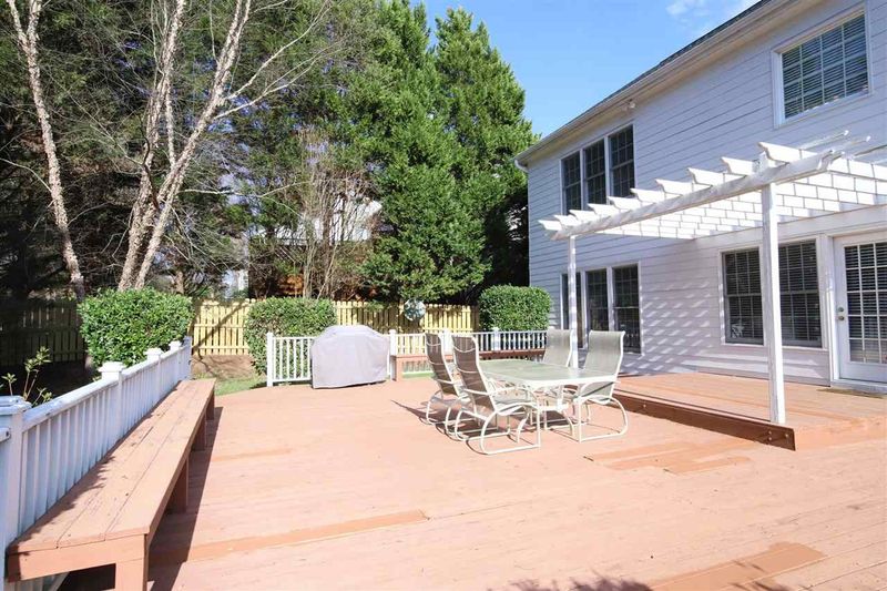 8801 Valley Springs Pl, Raleigh, NC 27615